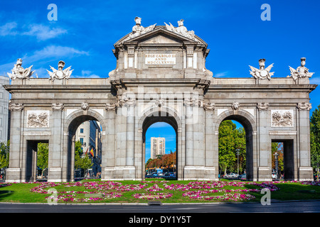 Die berühmten Puerta de Alcala am Platz der Unabhängigkeit - Madrid-Spanien Stockfoto