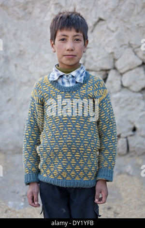 Ladakh, Indien. Kleiner Junge im Dorf von Mulbrek Stockfoto