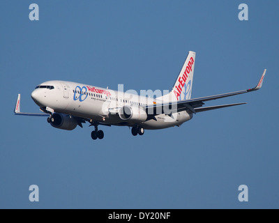 Air Europa Boeing EC-LUT 737-85P(WL), Landung auf dem Flughafen Schiphol (AMS - EHAM), Niederlande, pic1 Stockfoto