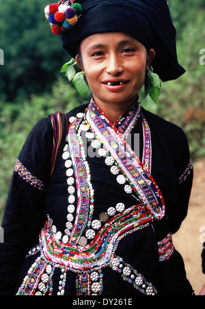 Schwarze Zähne Lu Frau in Nordvietnam. Stockfoto