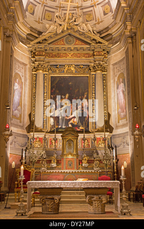 BOLOGNA, Italien - 16. März 2014: Hauptaltar der Chiesa di San Gregorio e San Siro Stockfoto