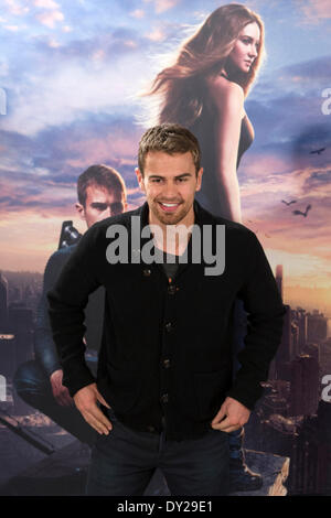 Madrid, Spanien. 3. April 2014. Theo James besucht "Divergent" Photocall im Hotel Villa Magna am 3. April 2014 in Madrid, Spanien. / Bild Allianz Credit: Dpa/Alamy Live-Nachrichten Stockfoto