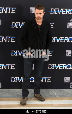 Madrid, Spanien. 3. April 2014. Theo James besucht "Divergent" Photocall im Hotel Villa Magna am 3. April 2014 in Madrid, Spanien. / Bild Allianz Credit: Dpa/Alamy Live-Nachrichten Stockfoto