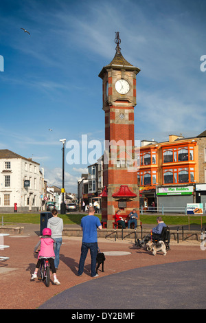 Großbritannien, England, Lancashire, Morecambe, promenade Uhrturm Stockfoto