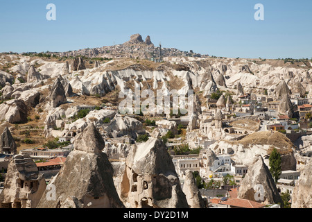 Landschaft mit Uchisar, Göreme Dorf, Kappadokien, Anatolien, Türkei, Asien Stockfoto