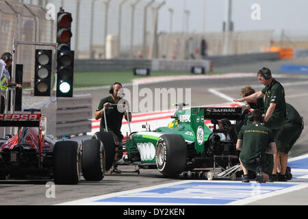 Bahrain. 4. April 2014. Marcus Ericsson (SWE) #9, Caterham F1 Team - Formel 1 World Championship 2014 - Rd03 Bahrain Grand Prix in Bahrain International Circuit, Sakhir, Bahrain, Freitag, 4. April 2014 Credit: Dpa picture-Alliance/Alamy Live News Stockfoto