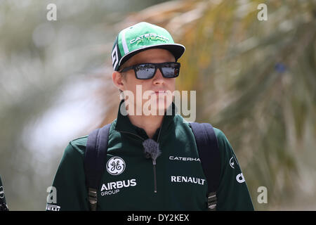 Bahrain. 4. April 2014. Marcus Ericsson (SWE) #9, Caterham F1 Team - Formel 1 World Championship 2014 - Rd03 Bahrain Grand Prix in Bahrain International Circuit, Sakhir, Bahrain, Freitag, 4. April 2014 Credit: Dpa picture-Alliance/Alamy Live News Stockfoto