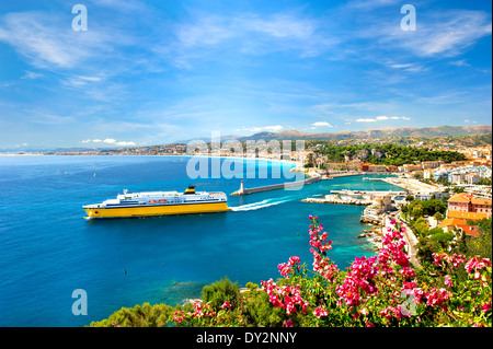 Blick auf mediterranen Resort, Nizza, Côte d ' Azur, Frankreich. Côte d ' Azur Stockfoto