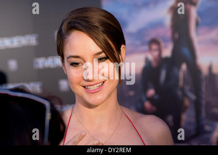 Madrid, Spanien. 3. April 2014. US-Schauspielerin Shailene Woodley posiert für die Fotografen bei der Premiere von "Divergent" in Callao Kino, in Madrid, Spanien, am Donnerstag, 3. April 2014. (Foto von Oscar Gonzalez/NurPhoto) © Oscar Gonzalez/NurPhoto/ZUMAPRESS.com/Alamy Live-Nachrichten Stockfoto