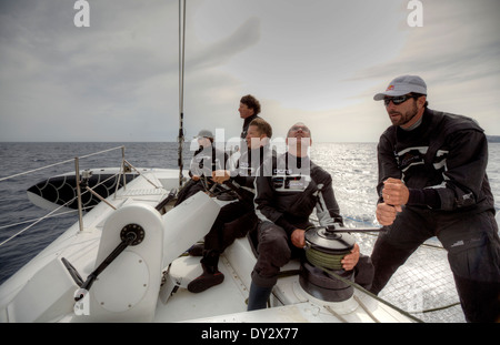 An Bord Hydroptere DCNS Alain Thebault und seine Crew (Yves Parlier, Jean le Cam, Jacques Vincent, Luc Alphand) während die Tannen Stockfoto