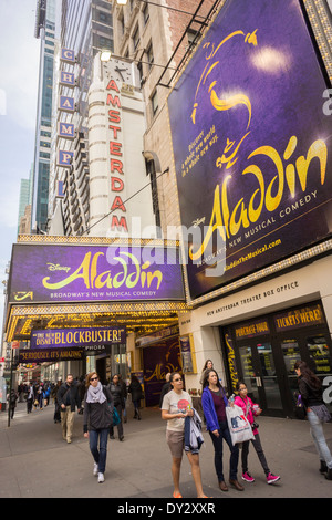 Die musikalische "Aladdin" von Disney im New Amsterdam Theater im Theater District in New York Stockfoto