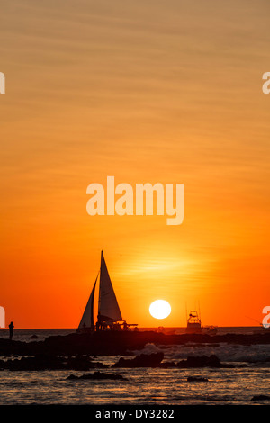 Einen wunderschönen Sonnenuntergang in Tamarindo, Costa Rica. Stockfoto