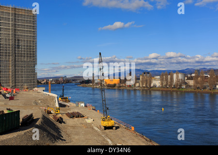 Ein Foto von der Novartis-Bau sitzen auf dem Rhein in Basel. Stockfoto