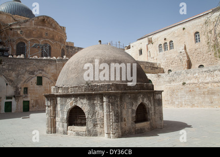 Äthiopische Kapelle mit Kirche des Heiligen Grabes auf Golgatha, Jerusalem, Israel. Stockfoto