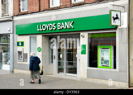 Neue Lloyds Bank shopfront Styling nach dem Split der Lloyds TSB und High Street Brentwood Essex England Großbritannien Stockfoto