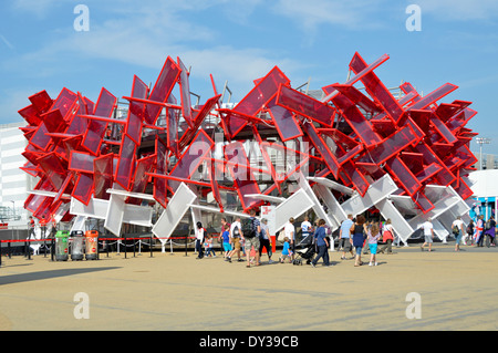 Coca Cola Beatbox stehen, einen interaktive Pavillon Besucher für die Spiele in London 2012 Olympische Park erkunden Stockfoto