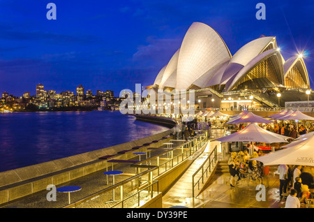 Das Sydney Opera House am Abend, Australien Stockfoto