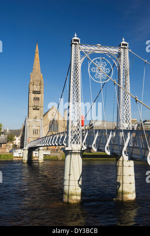 Greig Street Fußgängerbrücke über den Fluss Ness in Inverness, Schottland. Stockfoto