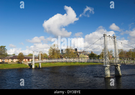 Die Krankenstation Fußgängerbrücke über den Fluss Ness, Inverness, Schottland. Stockfoto