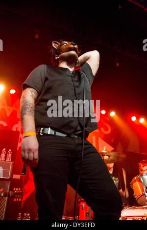 Detroit, Michigan, USA. 5. April 2014. CHRIS HUTKA von The Bunny The Bear durchführen auf der #MSITOUR2014 in St Andrews Hall in Detroit, MI am 2. April 2014 © Marc Nader/ZUMA Wire/ZUMAPRESS.com/Alamy Live News Stockfoto