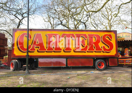 Battersea Park, London, UK. 5. April 2014. Einem LKW geparkt auf Carters Steam Fair. Bildnachweis: Matthew Chattle/Alamy Live-Nachrichten Stockfoto