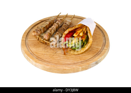 Eine griechische Souvlaki, isoliert auf weiss Stockfoto