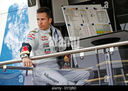 Algarve, Portugal. 5. April 2014. 2014 WRC Rallye Portugal, in den Bergen oberhalb der Algarve an der südlichen Küste Portugals statt. Julien Ingrassia (FR) Credit: Aktion Plus Sport/Alamy Live-Nachrichten Stockfoto