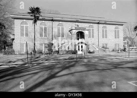 Diese Fotografie aus dem Jahr 1965 zeigt Gebäude in Hattiesburg, Mississippi, die die Architektur und die städtische Landschaft der Stadt Mitte des 20. Jahrhunderts zeigen. Stockfoto