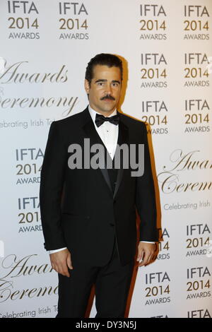 Dublin, Irland. 5. April 2014. Irischen Schauspieler Colin Farrell posiert auf dem roten Teppich. Er ist für seine Rolle in "Herr Banken speichern" für die "Unterstützung der Schauspieler" Filmpreis nominiert. Die 11. Irish Film & Television Awards 2014 fanden im DoubleTree by Hilton Hotel in Dublin statt. Die Preisverleihung wurde von irischen und internationalen Prominenten sowie den irischen Präsidenten Michael D. Higgins, die einen herausragenden Beitrag Ehrenpreis erhalten besucht. Bildnachweis: Michael Debets/Alamy Live-Nachrichten Stockfoto