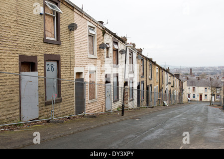 Renovierung von terrassenförmig angelegten Wohnungen im Woodnook Bereich der Accrington, Lancashire England Stockfoto