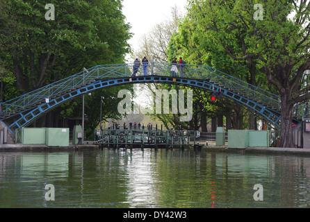 Brücke über den Canal Saint-Martin in Paris Stockfoto