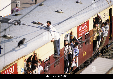 India-Mumbai, 6 Milliarden Pendler Reisen in lokalen Zügen der Westbahn zwischen Stadtzentrum und Suburbans täglich Stockfoto