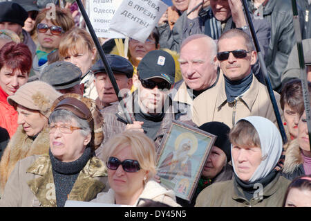 Odessa, Ukraine. 6. April 2014. Treffen Peoples Assembly Antimaidan - "Kulikovo Field" zu protestieren. Diese Demonstration in Kulikovo Field, Odessa, Ukraine (Süd-Ukraine), für ein Referendum gegen die neue Regierung in Kiew gegen die National-Faschismus. Die wichtigsten Slogans: "Wir wollen ein Referendum" 'Freiheit Anton Davydchenko' "Odessa ist eine russische Stadt" "Wir wollen die zweite Amtssprache Russisch" "Wir sind gegen den Faschismus" "Wir sind gegen den Nationalismus" Stockfoto