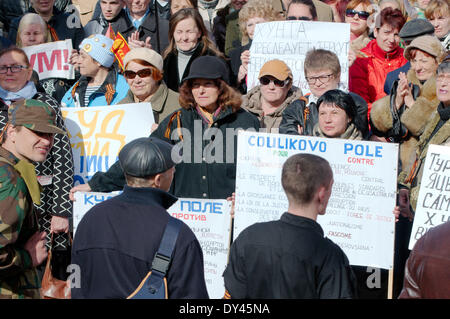 Odessa, Ukraine. 6. April 2014. Treffen Peoples Assembly Antimaidan - "Kulikovo Field" zu protestieren. Diese Demonstration in Kulikovo Field, Odessa, Ukraine (Süd-Ukraine), für ein Referendum gegen die neue Regierung in Kiew gegen die National-Faschismus. Die wichtigsten Slogans: "Wir wollen ein Referendum" 'Freiheit Anton Davydchenko' "Odessa ist eine russische Stadt" "Wir wollen die zweite Amtssprache Russisch" "Wir sind gegen den Faschismus" "Wir sind gegen den Nationalismus" Stockfoto