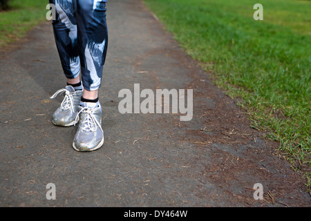 Schließen Sie herauf Bild einer Frau, die im freien laufen Stockfoto