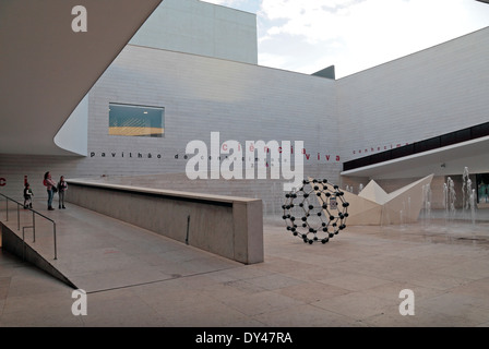 Eingang der Pavilhão Conhecimento (wissen-Pavillon) im Parque Das Nações, Lissabon (Lisboa), Portugal. Stockfoto