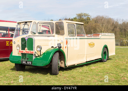 Oldtimerbus am Display des Erbes Fahrzeuge Stockfoto