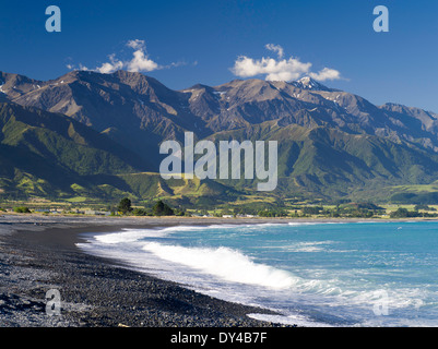 Schöne Aussicht auf den Strand von Kaikoura, Canterbury, Neuseeland. Kaikoura ist ein beautful kleine Ferienort mit Ozean Wal Stockfoto