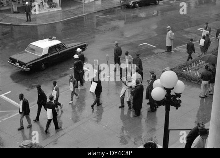 Dieses Bild zeigt das Old Capitol Gebäude in Jackson, Mississippi, während der Reparaturen um 1915. Das Gebäude, eine bedeutende historische Struktur, war ein wichtiges Symbol der Staatsführung und Geschichte. Stockfoto