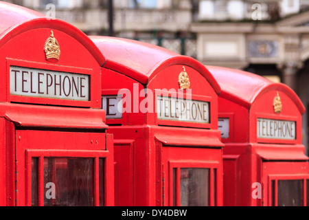 Drei typische London rote Telefonzellen neben einander Stockfoto