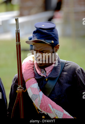 3. Regiment Infanterie Vereinigte Staaten farbige Truppen re-enactor porträtiert einen privaten Soldaten in Fort Mifflin, in der Nähe von Philadelphia, Pennsylvania. Stockfoto