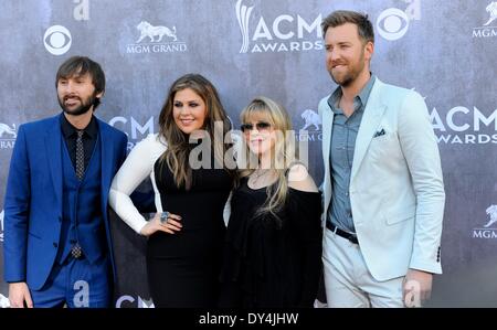 Las Vegas, NV, USA. 6. April 2014. Stevie Nicks, Dave Haywood, Hillary Scott, Charles Kelley im Ankunftsbereich für 49th Annual Academy of Country Music (ACM) Awards 2014 - Ankünfte 2, MGM Grand Garden Arena, Las Vegas, NV 6. April 2014. Bildnachweis: Elizabeth Goodenough/Everett Collection/Alamy Live-Nachrichten Stockfoto
