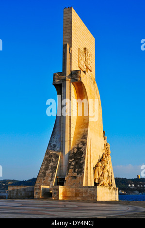 Blick auf das Padrão Dos Descobrimentos oder Denkmal der Entdeckungen in Lissabon, Portugal Stockfoto