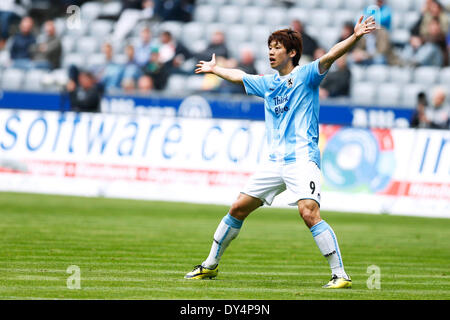 München, Deutschland. 6. April 2014. Yuya Osako (1860 München) Fußball: zweite Bundesliga-Spiel zwischen TSV 1860 München 3-0 Karlsruher SC in Allianz Arena in München. Kredit: D. Nakashima/AFLO/Alamy Live-Nachrichten Stockfoto