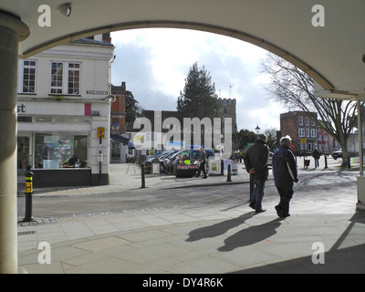 Petersfield in Hampshire Hants Straßenszene - Walk Rams mit Blick auf die High Street Stockfoto