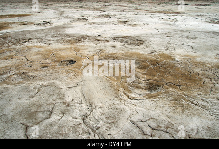 Getrockneten Boden des salzigen Sees Baskunchak, Russland Stockfoto