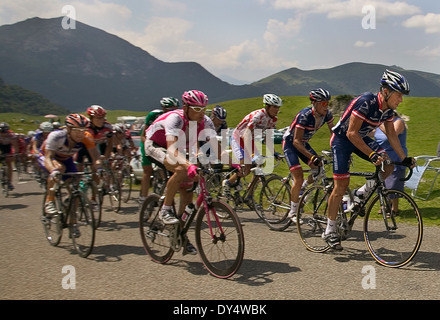 2004 Tour de France Fahrer auf Stufe 13 Col d Agnes dritte Radfahrer Lance Armstrong Stockfoto