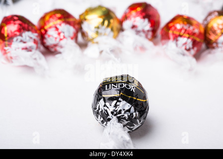 Lindt Lindor dunkel Schokolade Trüffel Stockfoto