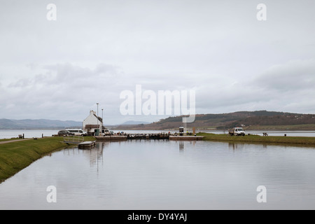 Der Caledonian Canal in Inverness mit Blick auf die Beauly Firth. Stockfoto