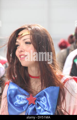 Rom, Italien. 6. April 2014. Menschen angezogen als Cosplay-Zeichen auf der Romics Messe in Rom. Bildnachweis: Gari Wyn Williams / Alamy Live News Stockfoto